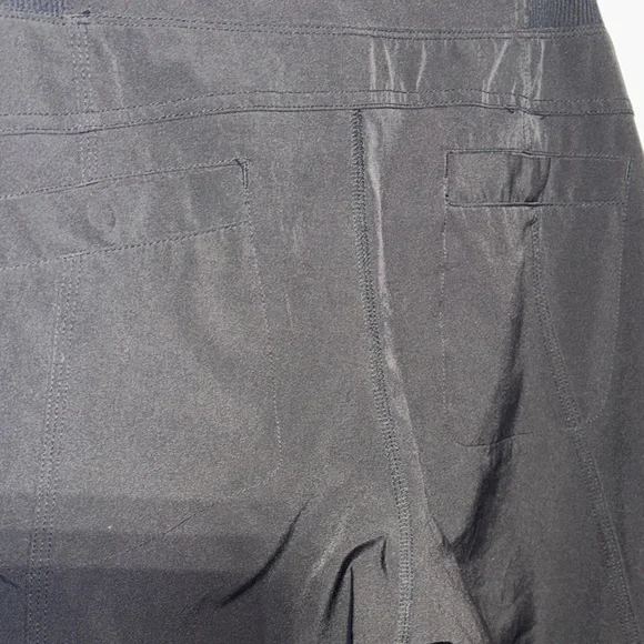 Calvin Klein Performance quick dry Capris - Picture 8 of 11